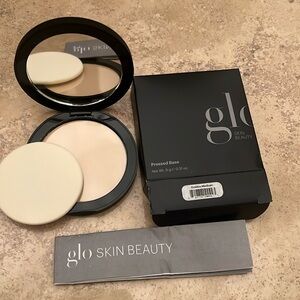 New In Box Glo Skin Beauty Pressed Base Powder Foundation in Golden Medium Color